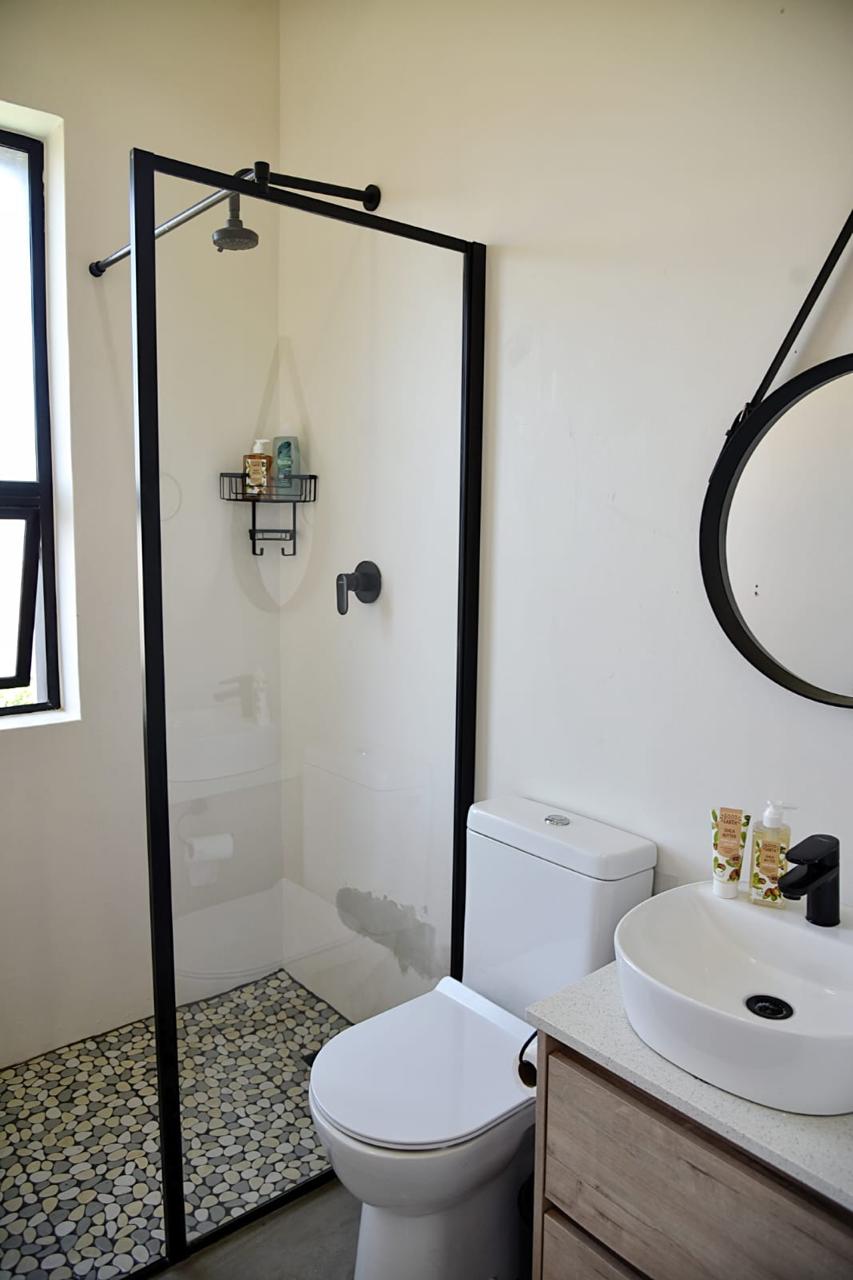 To Let 7 Bedroom Property for Rent in Wavecrest Eastern Cape